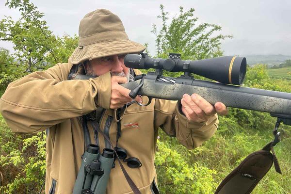 Un cazador durante una jornada de rececho.
