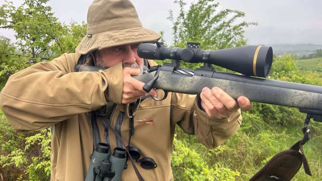 Un cazador durante una jornada de rececho.