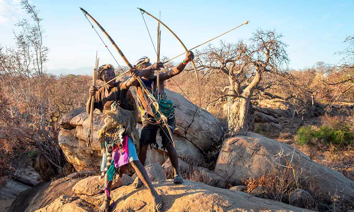 Un cazador de la tribu Hadza.