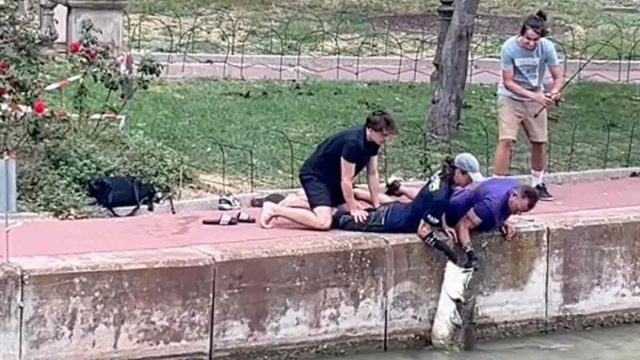 Los pescadores y el siluro.