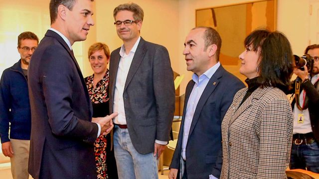 Pedro Sánchez y Asunción Ruiz, directora de SEO/BirdLife, en La Moncloa.