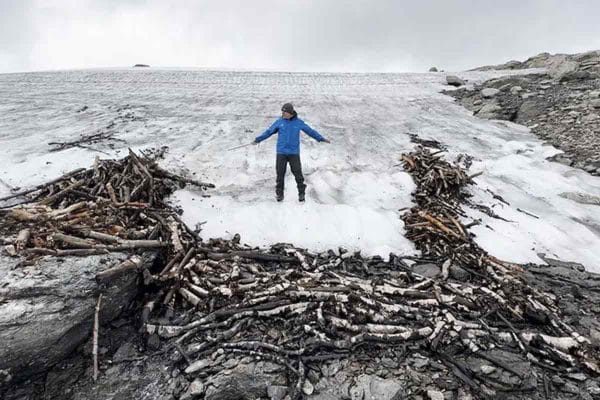 Un sistema de caza masiva de hace 1.500 años emerge del hielo en Noruega y revela cómo se cazaban renos en manada