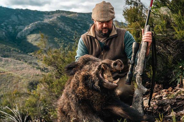 Cazaflix estrena nuevo episodio de «Días de Montería» cazando en Cáceres con el rifle Winchester XPR Strata