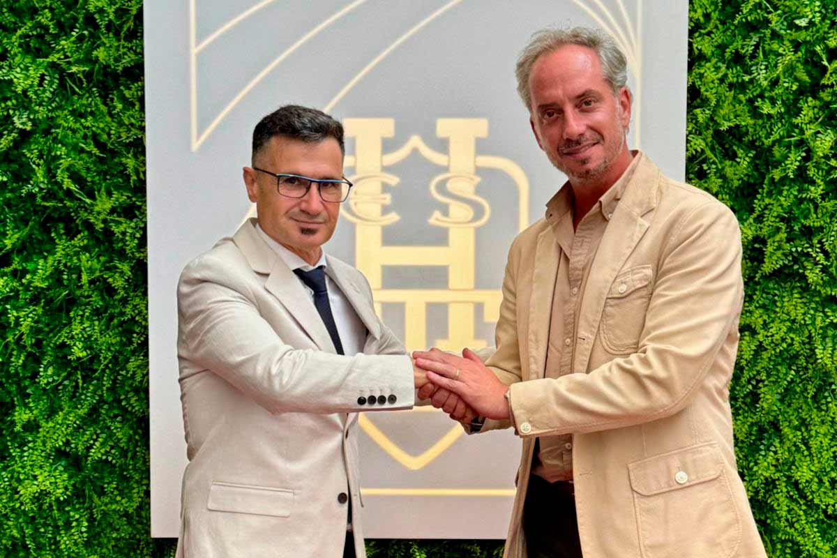 José Luis González Rubio, director de la Escuela de Hostelería y Turismo de Madrid; y José María Gallardo Gil, Presidente de ASICCAZA.